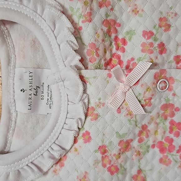 NEW! Laura Ashley "Sleep and Play" Onesie Footed One-piece 0-3 months NWT - Picture 2 of 5